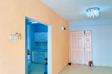 [ VACANT & GOOD CONDITION ] Apartment Laguna Biru 1 Taman Tasik Biru