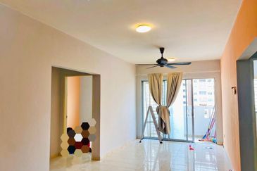 [ VACANT & GOOD CONDITION ] Apartment Laguna Biru 1 Taman Tasik Biru