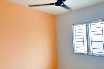 [ VACANT & GOOD CONDITION ] Apartment Laguna Biru 1 Taman Tasik Biru