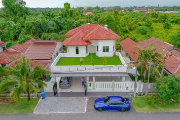 [ NEARBY SHOPLOT JALAN KEBUN NENAS ] Double Storey Bungalow House Jalan Kebun Shah Alam