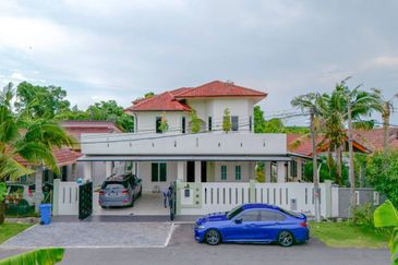 [ NEARBY SHOPLOT JALAN KEBUN NENAS ] Double Storey Bungalow House Jalan Kebun Shah Alam
