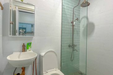 [ NEARBY SHOPLOT JALAN KEBUN NENAS ] Double Storey Bungalow House Jalan Kebun Shah Alam