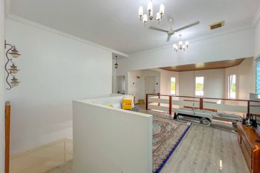 [ NEARBY SHOPLOT JALAN KEBUN NENAS ] Double Storey Bungalow House Jalan Kebun Shah Alam