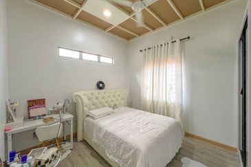 [ NEARBY SHOPLOT JALAN KEBUN NENAS ] Double Storey Bungalow House Jalan Kebun Shah Alam