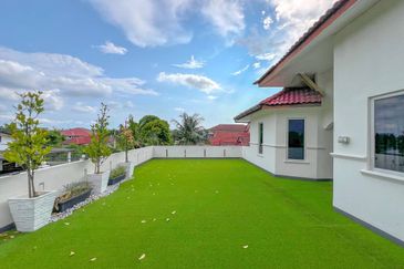 [ NEARBY SHOPLOT JALAN KEBUN NENAS ] Double Storey Bungalow House Jalan Kebun Shah Alam