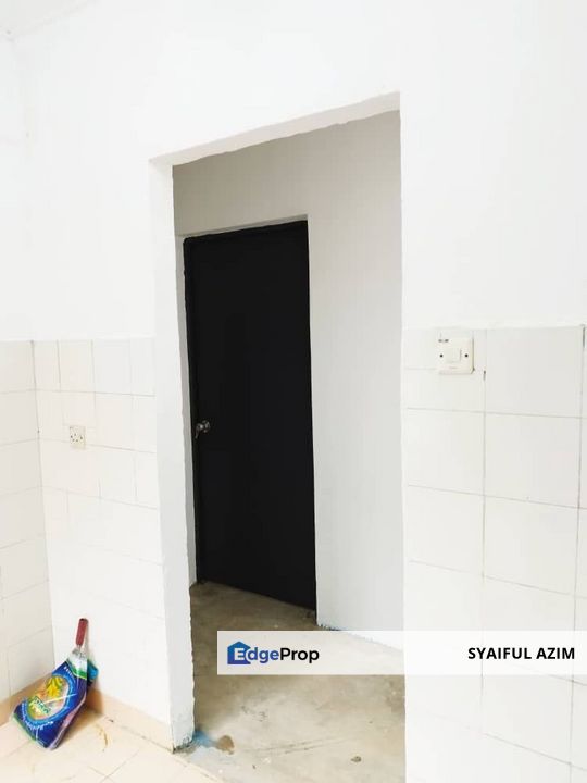 Damansara Damai Idaman Apartment [ LOW COST & BASIC UNIT ][ TOP FLOOR ] , Selangor, Damansara Damai