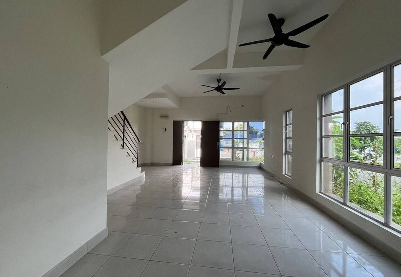[ END LOT ][ BASIC UNIT ] Double Storey Terraced House Taman Aqili Bukit Naga