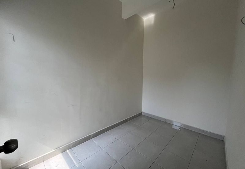 [ END LOT ][ BASIC UNIT ] Double Storey Terraced House Taman Aqili Bukit Naga