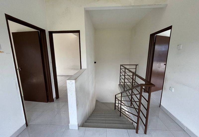 [ END LOT ][ BASIC UNIT ] Double Storey Terraced House Taman Aqili Bukit Naga