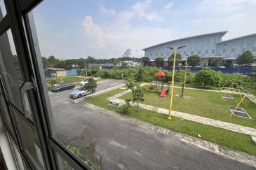 [ END LOT ][ BASIC UNIT ] Double Storey Terraced House Taman Aqili Bukit Naga