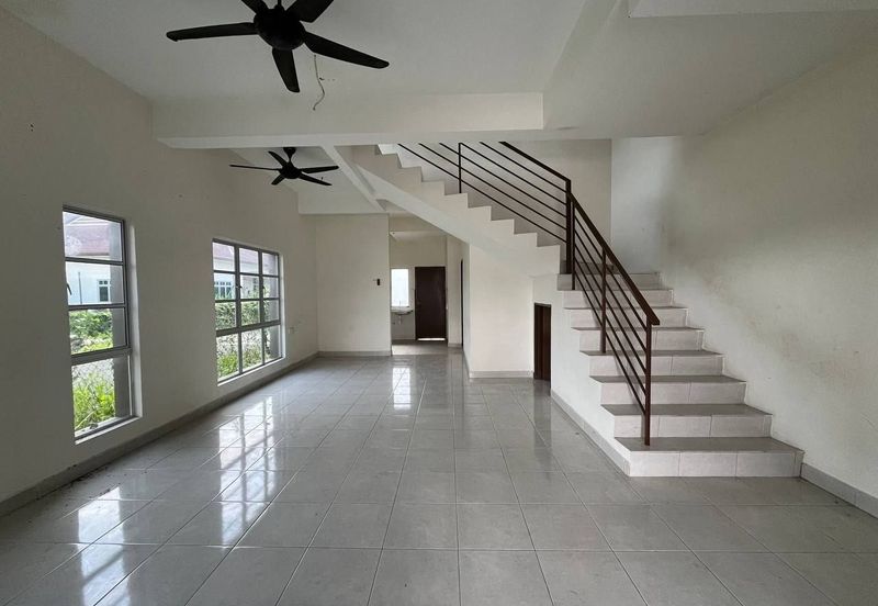 [ END LOT ][ BASIC UNIT ] Double Storey Terraced House Taman Aqili Bukit Naga