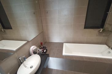 KL Gateway Premium Residence