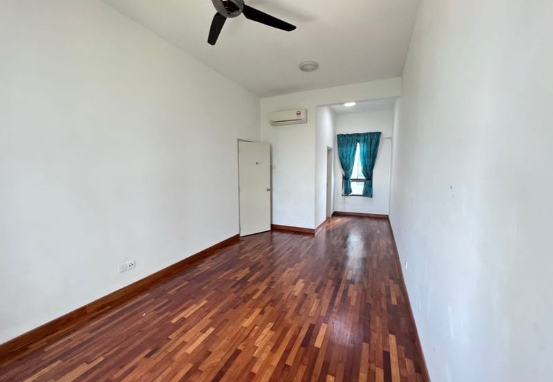 I Residence @ I City