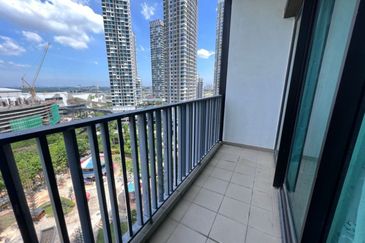 I Residence @ I City