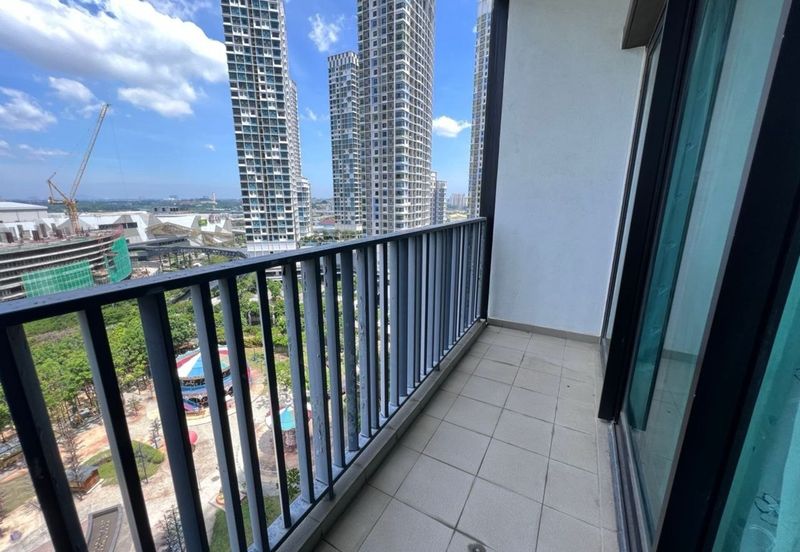 I Residence @ I City