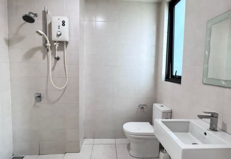 I Residence @ I City