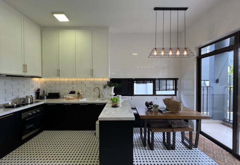 [ CORNER LOT ][ FULLY FURNISHED & RENOVATED ] 3 Storey Terraced House The Mulia Residences 