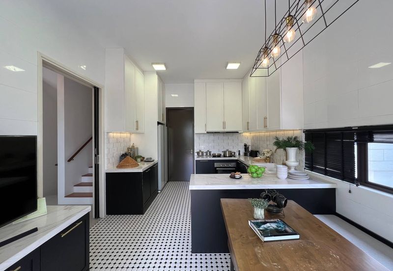 [ CORNER LOT ][ FULLY FURNISHED & RENOVATED ] 3 Storey Terraced House The Mulia Residences 