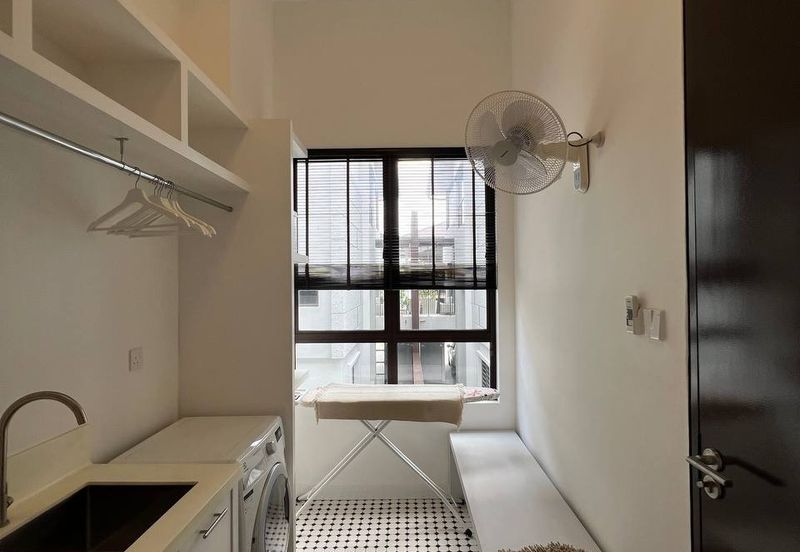 [ CORNER LOT ][ FULLY FURNISHED & RENOVATED ] 3 Storey Terraced House The Mulia Residences 