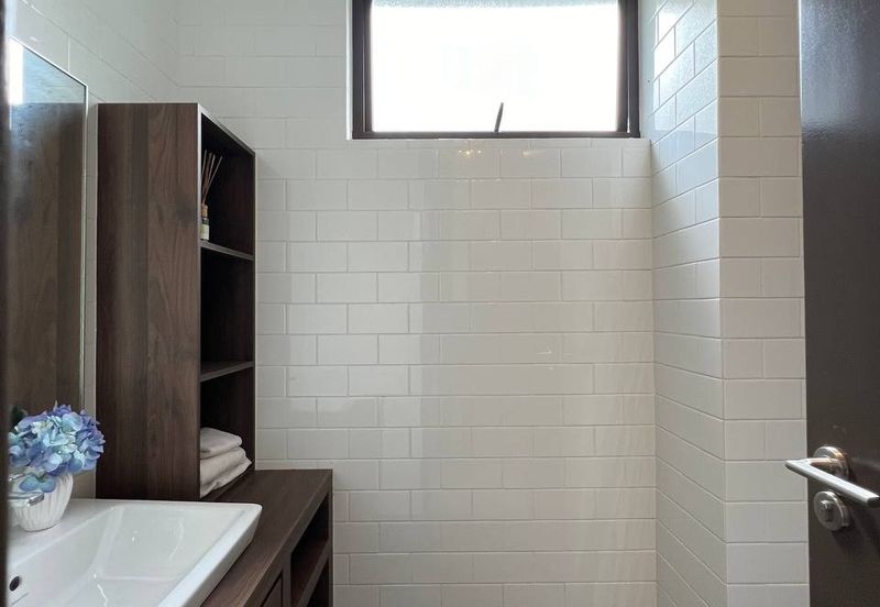 [ CORNER LOT ][ FULLY FURNISHED & RENOVATED ] 3 Storey Terraced House The Mulia Residences 