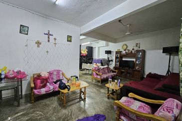 Jalan Taman Sri Jelok 13