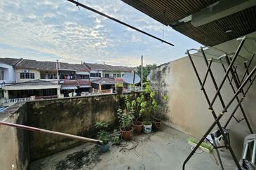 Jalan Taman Sri Jelok 13