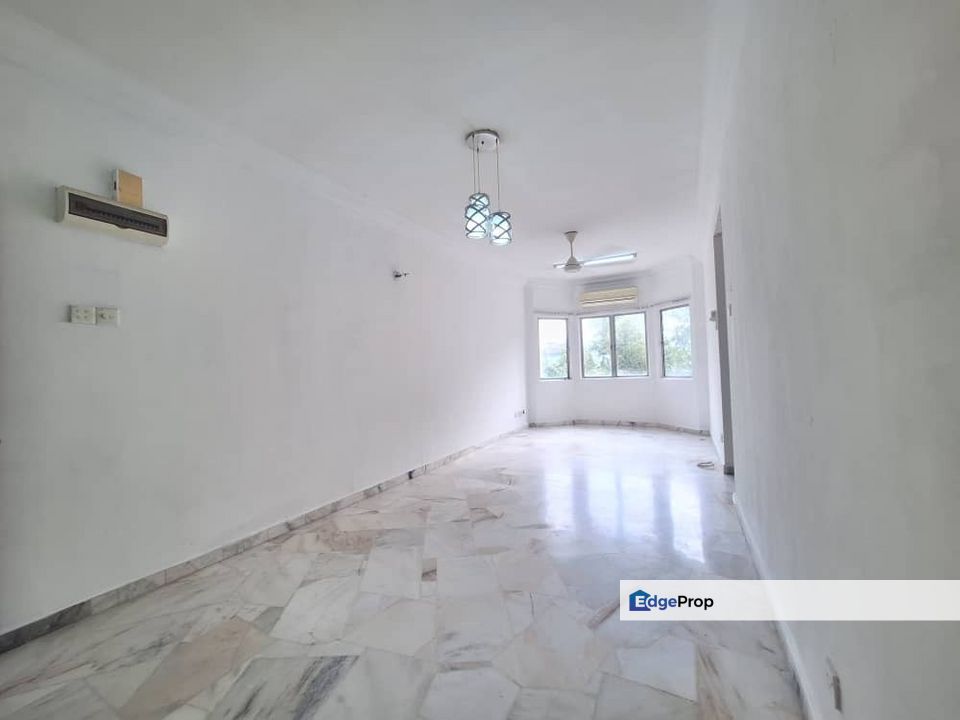 NEWLY PAINTED QUITE AND PRIVACY AREA, Selangor, Puchong South