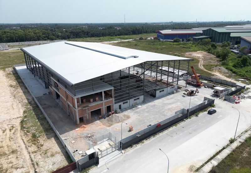 West Port, Pulau Indah