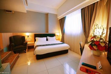 The Trillium @Lake Fields