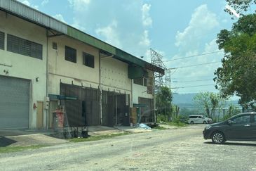 Perusahaan Perindustrian PKNS greatyear capital @ Rawang, 2 Storey Link Factory For Sale