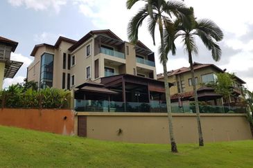 Tropicana Golf & Country Resort