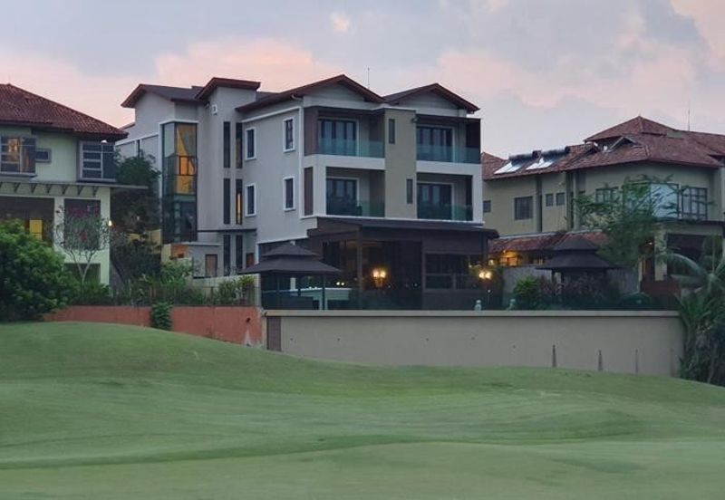 Tropicana Golf & Country Resort