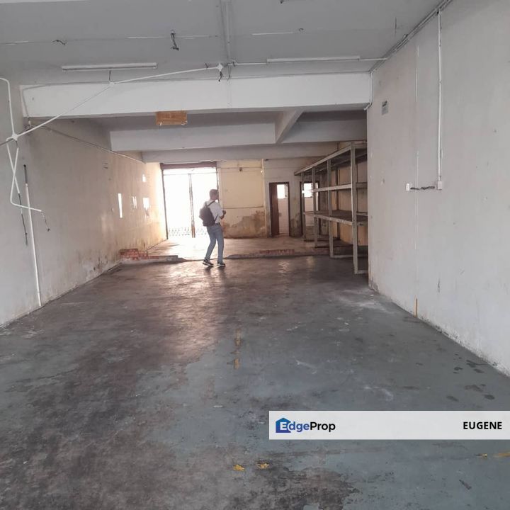 (4sty Face Mainroad) Puchong Utama , Petaling jaya For Sale, Selangor, Puchong