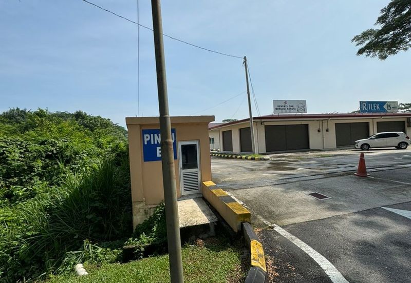 JALAN PUNCAK ALAM JAYA