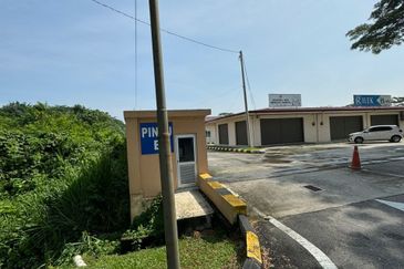 JALAN PUNCAK ALAM JAYA