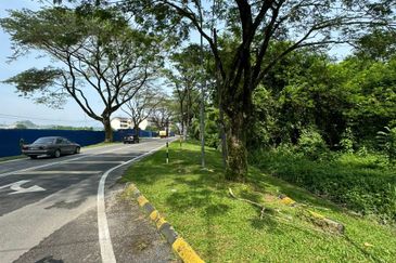 JALAN PUNCAK ALAM JAYA