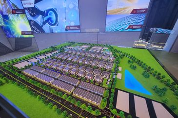 LBS Alam Perdana Central Hub @ Puncak Alam 3storey Semi-D Factory For Sale