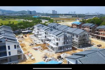 Daya Residence @ Kwasa Damansara  3 storey Semi-D For Sale