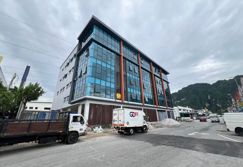 Taman Sri Batu Caves