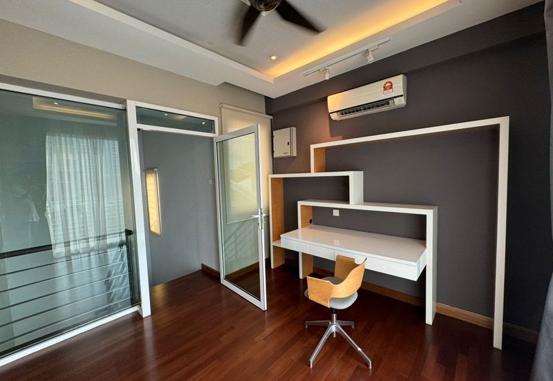 Vista Paramount Residence