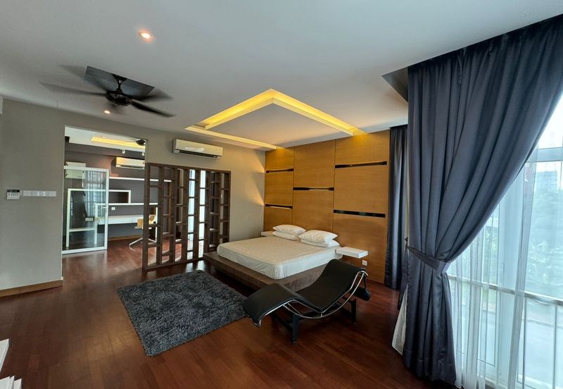 Vista Paramount Residence