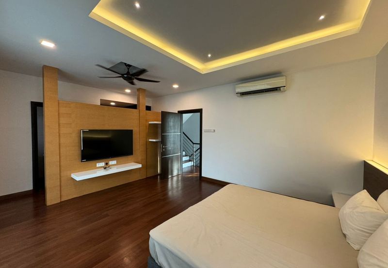 Vista Paramount Residence