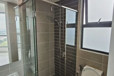 The M @ Medini Macrolink