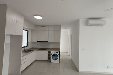 The M @ Medini Macrolink