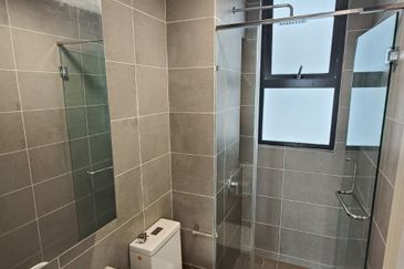 The M @ Medini Macrolink