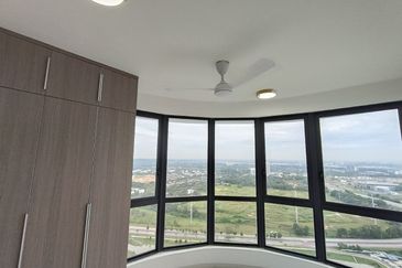 The M @ Medini Macrolink