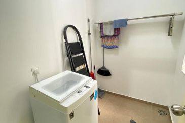 D'Summit Residences @ Kempas Utama