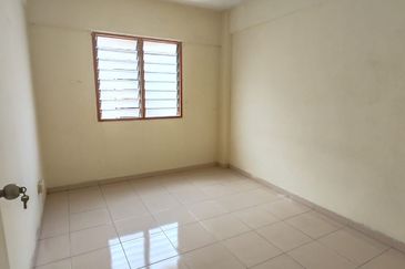 Sri Plentong Flat