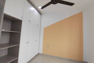 SKS Habitat Apartment, Larkin