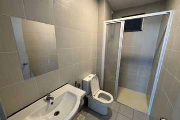 Meridin Bayvue Apartment